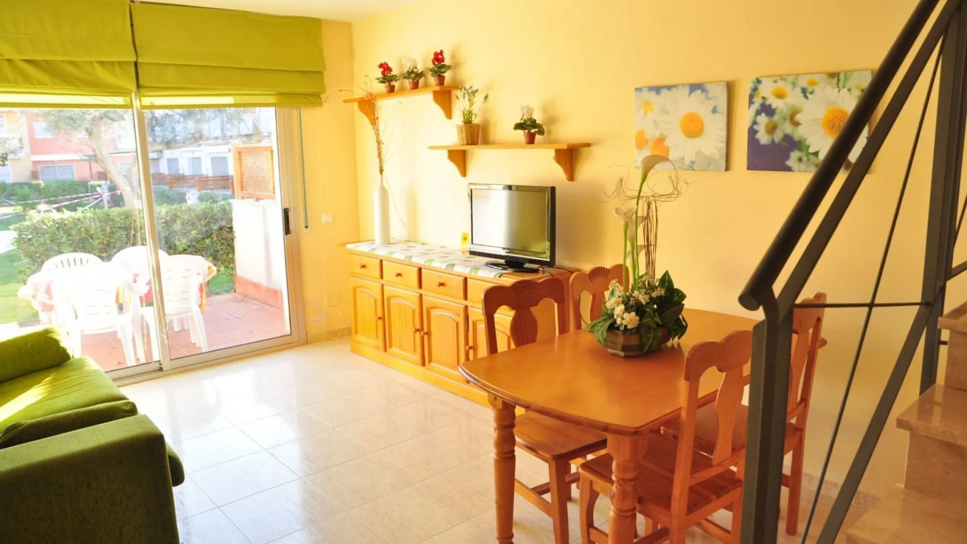 Apartment Casa Vista A La Piscina Para 6 Personas En Cambrils